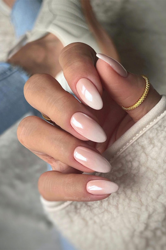 almond shape nails